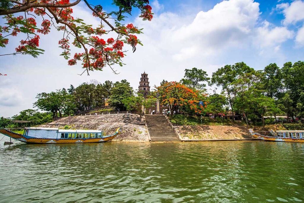 Drachenboot-Tour über den Parfümfluss vor der Thien Mu Pagode