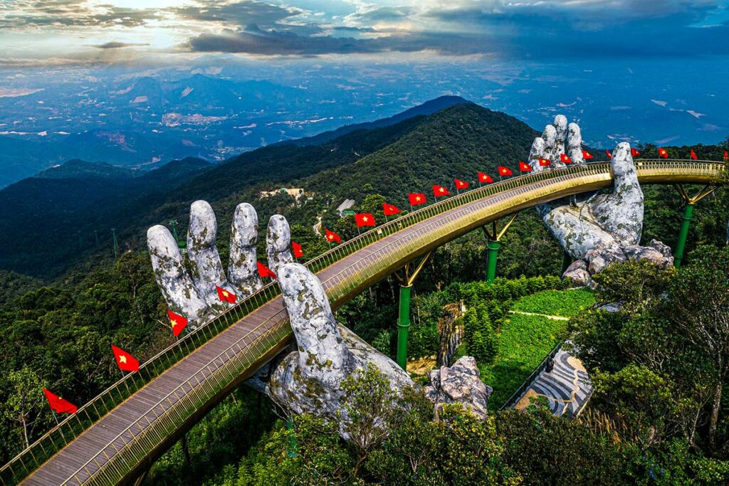 Sehenswürdigkeit Goldene Brücke von Da Nang, in Zentralvietnam
