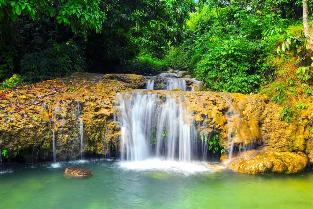 Thac Hieu Wasserfall im Naturschutzgebiet Pu Luong 