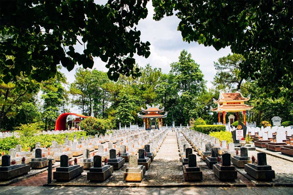 Truong Son Friedhof (DMZ)