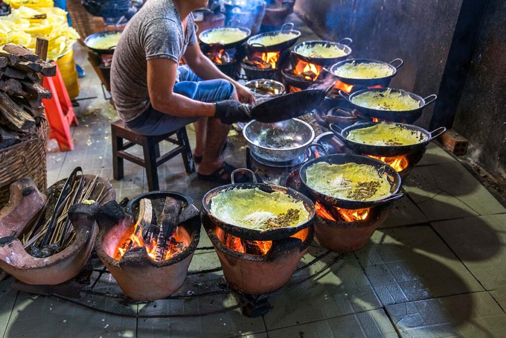 Banh Xeo streetfood in Vietnam