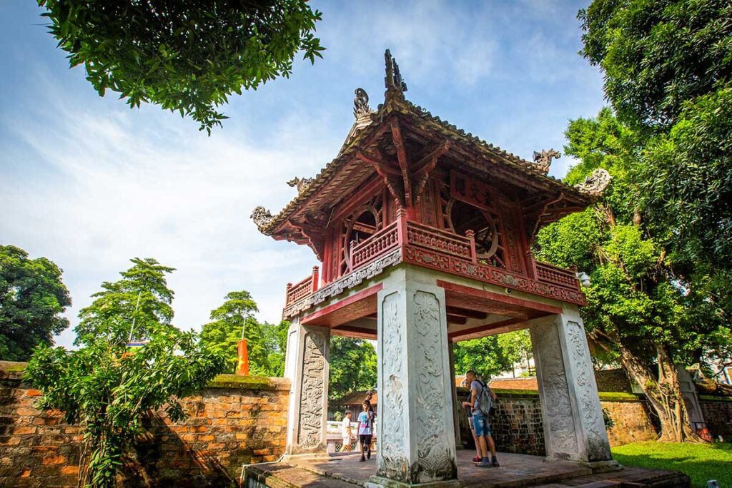 eines der Tore des Literaturtempels in Hanoi
