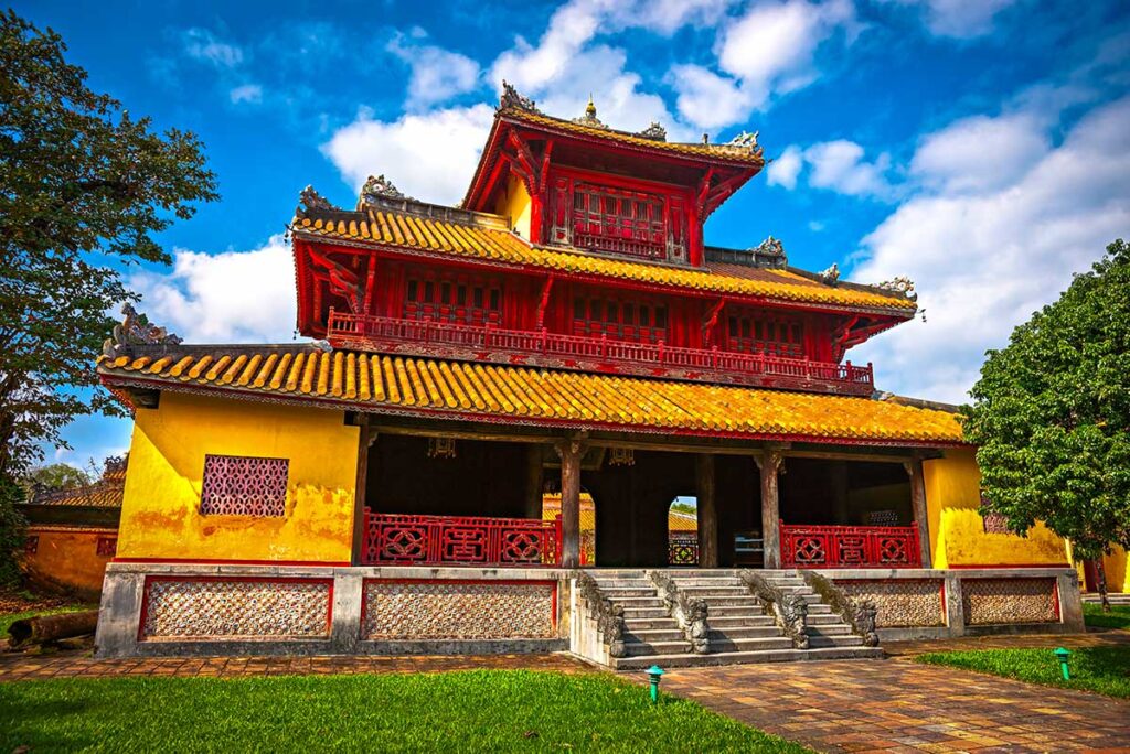 Hien Lam Pavillon in der Zitadelle von Hue