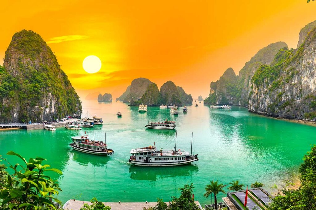 atemberaubende Landschaft der Halong-Bucht