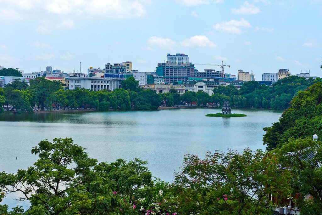 Hoan-Kiem-See oder Hoan Kiem Lake in der Altstadt von Hanoi