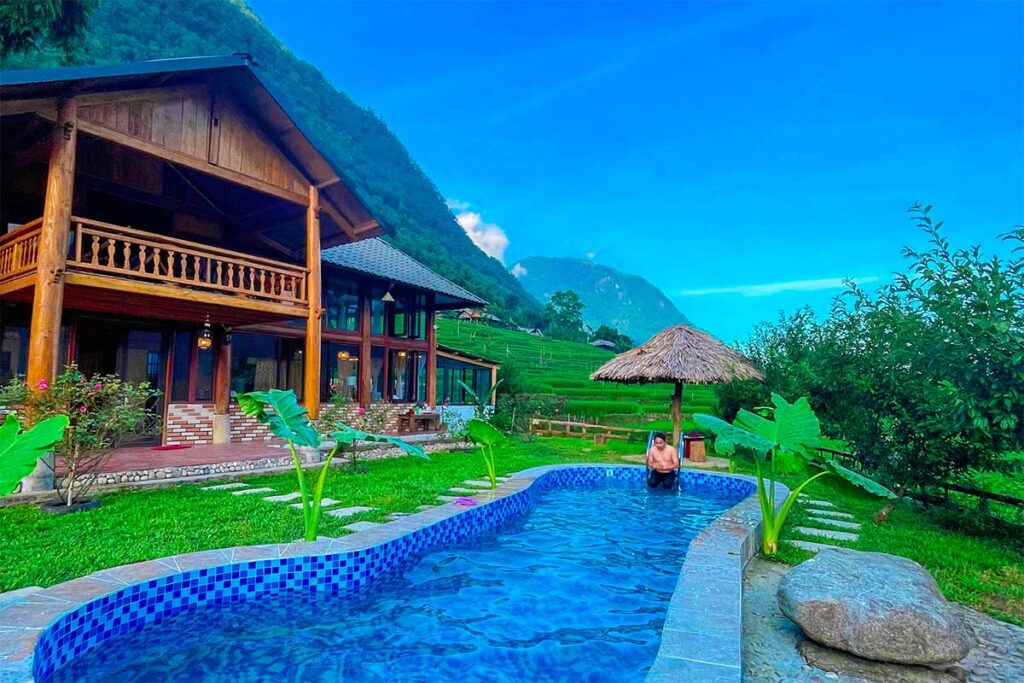 moderne Gastfamilie in Sapa mit Pool