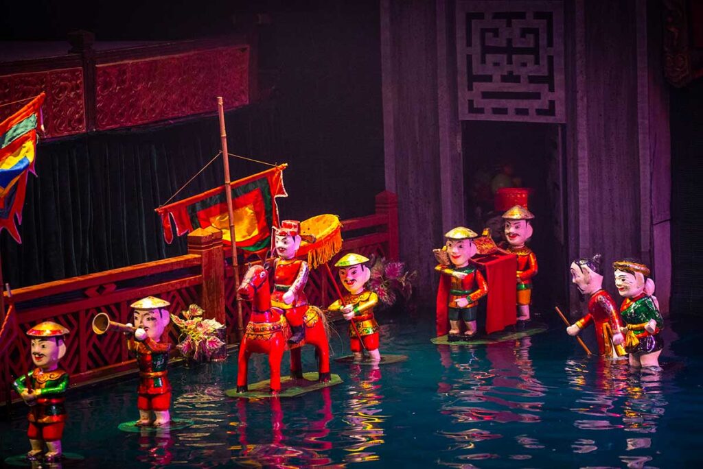 Ein Wasserpuppentheater im Thang Long Wasserpuppentheater in Hanoi