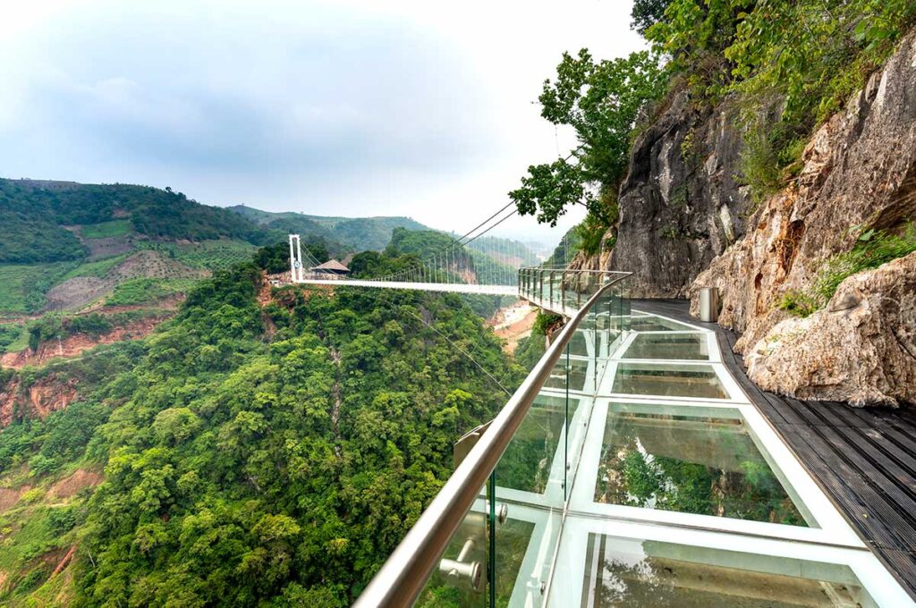 Vietnams Glasbrücke – längste Glasbrücke der Welt in Moc Chau