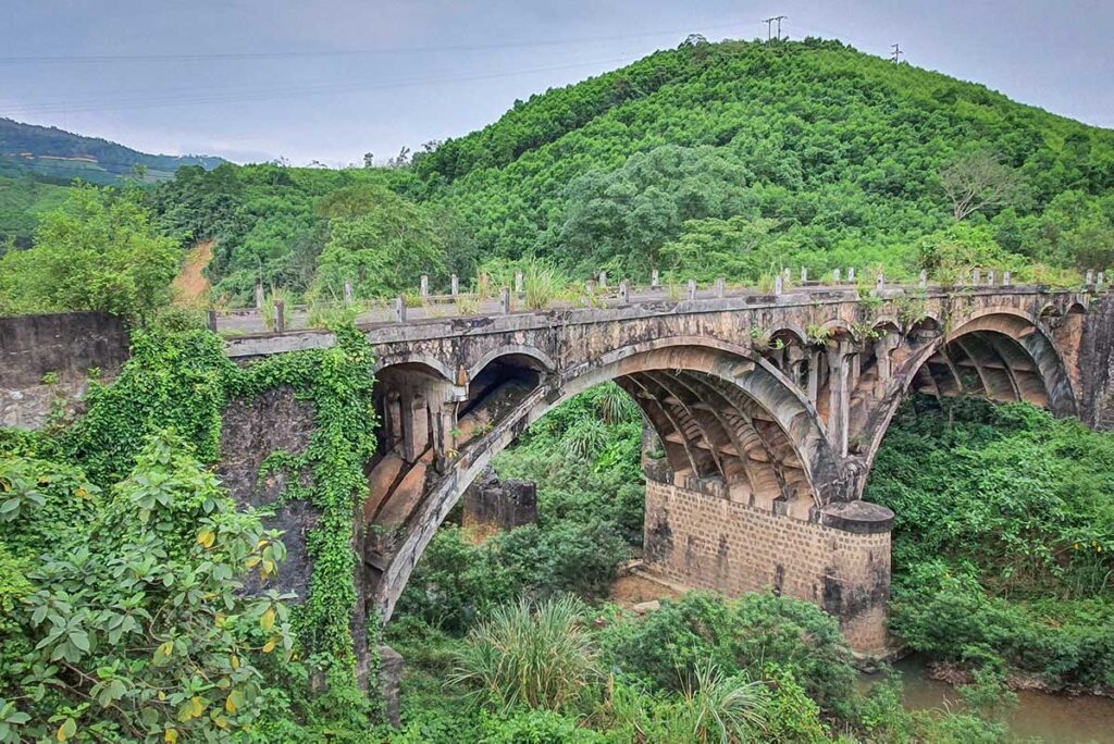 Dau-Mau-Brücke entlang des Ho-Chi-Minh-Pfades in der Provinz Quang Tri