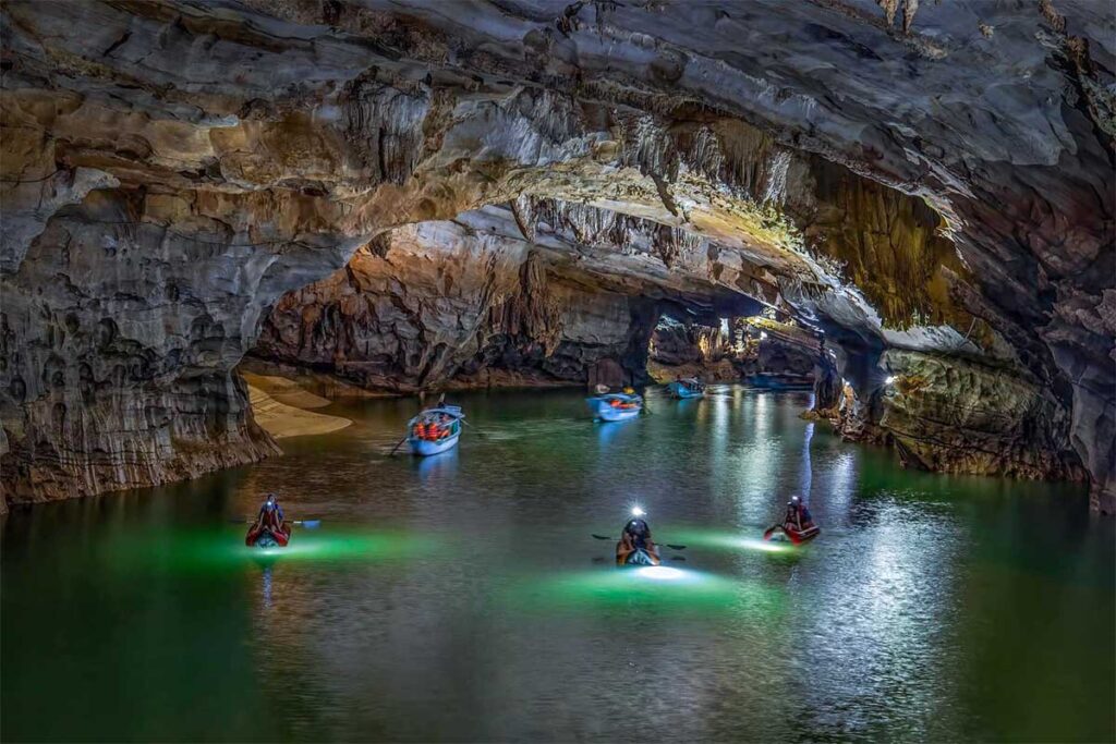 Kajakfahren in der Phong Nha-Höhle