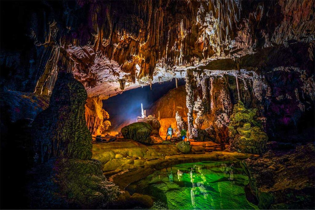 Im Inneren der Tigerhöhle in Phong Nha