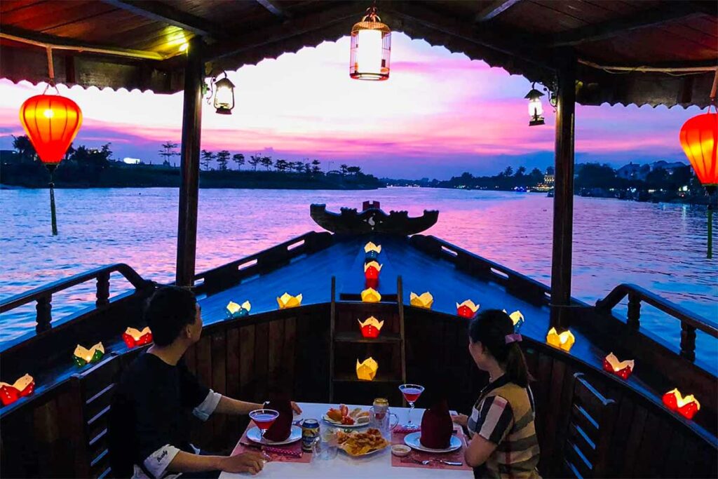 Sonnenuntergangskreuzfahrt in Hoi An