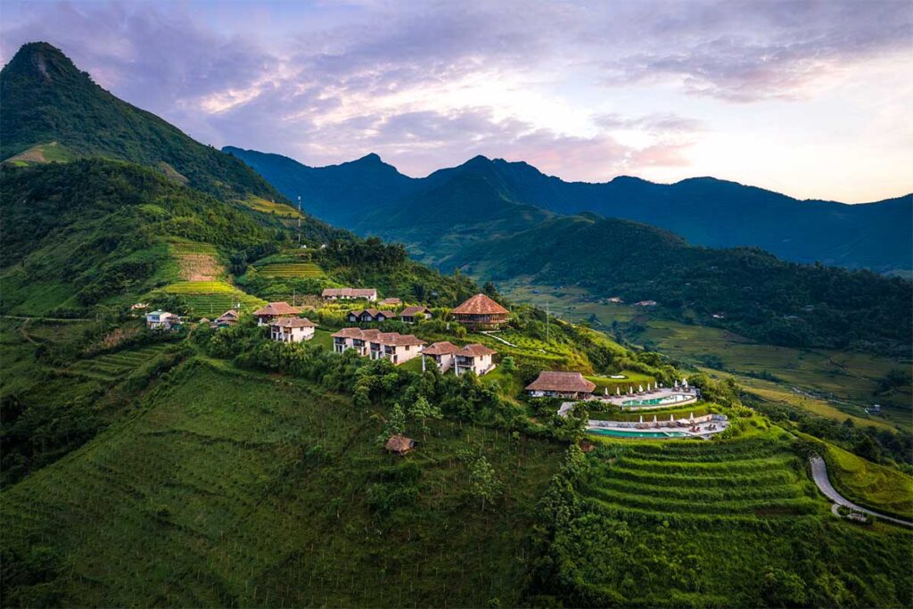 Luftaufnahme des Luxusresorts Topas Ecolodge in Sapa, Vietnam